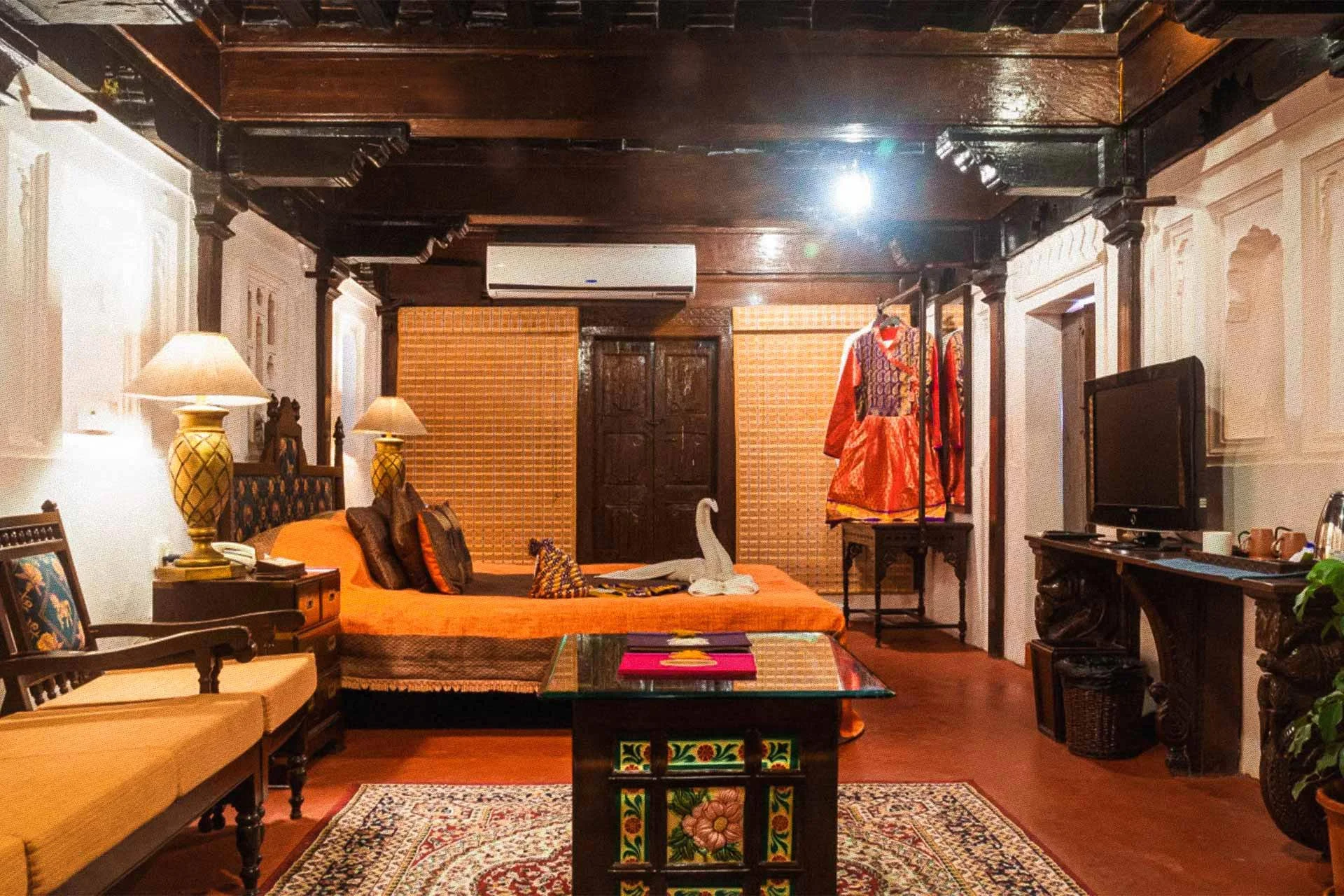 Gateway near Pune Heritage Resort - Maharaja Suite